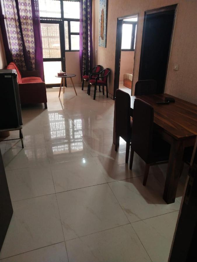 Mufis Homestay, Emerald Compound, New Palam Vihar-2 Гургаон Екстериор снимка