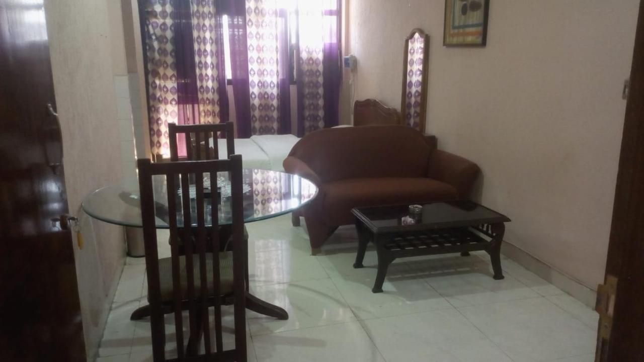 Mufis Homestay, Emerald Compound, New Palam Vihar-2 Гургаон Екстериор снимка