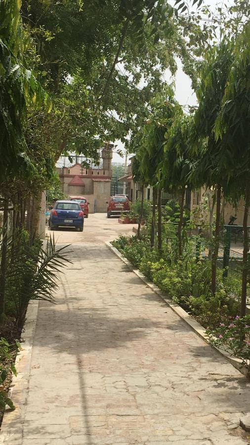 Mufis Homestay, Emerald Compound, New Palam Vihar-2 Гургаон Екстериор снимка